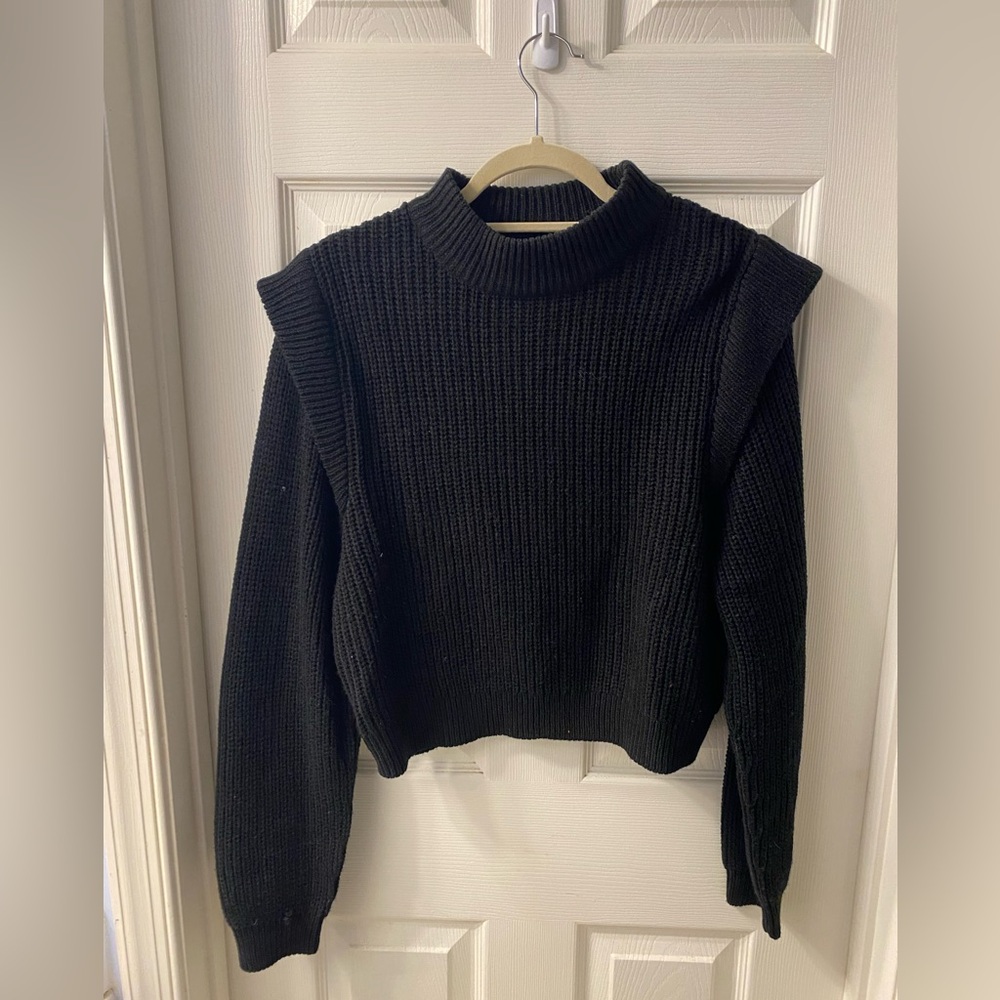 H&M cropped black knit sweater - size L